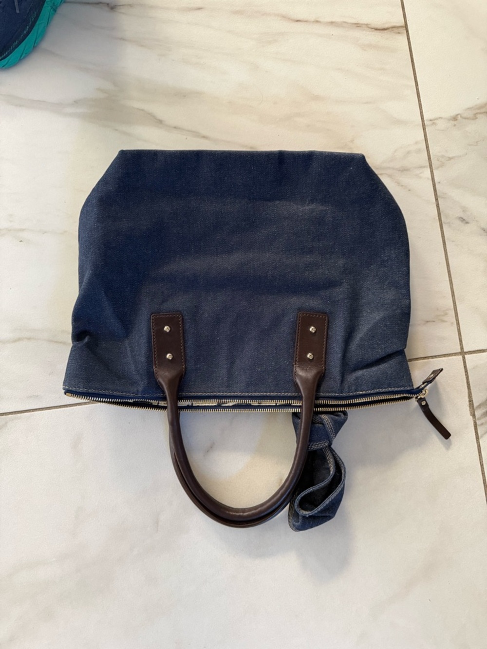 Kate Spade - Vintage Kate Spade - Denim Bow Tote Bag with Leather Handles. - Picture 2 of 4